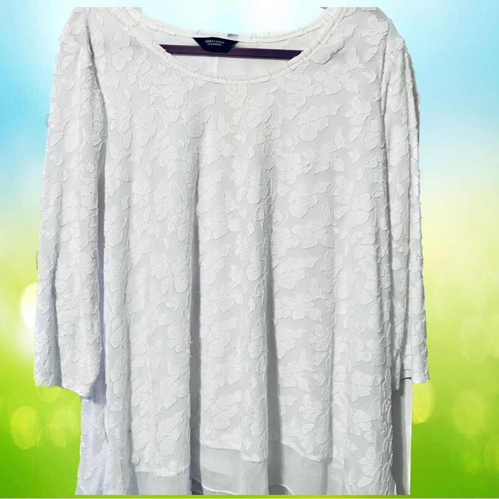 Vera Wang white floral, textured, shark bite hem. Light, breezy, and smart, XXL